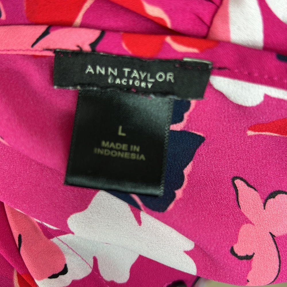 Ann Taylor Pink Butterfly Button Up Short Sleeve Top Blouse Size Large - Picture 7 of 8